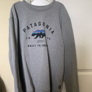 grey patagonia sweatshirt from racquet and jog